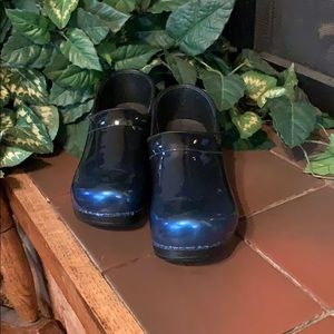 Dansko blue professional shoe size 40